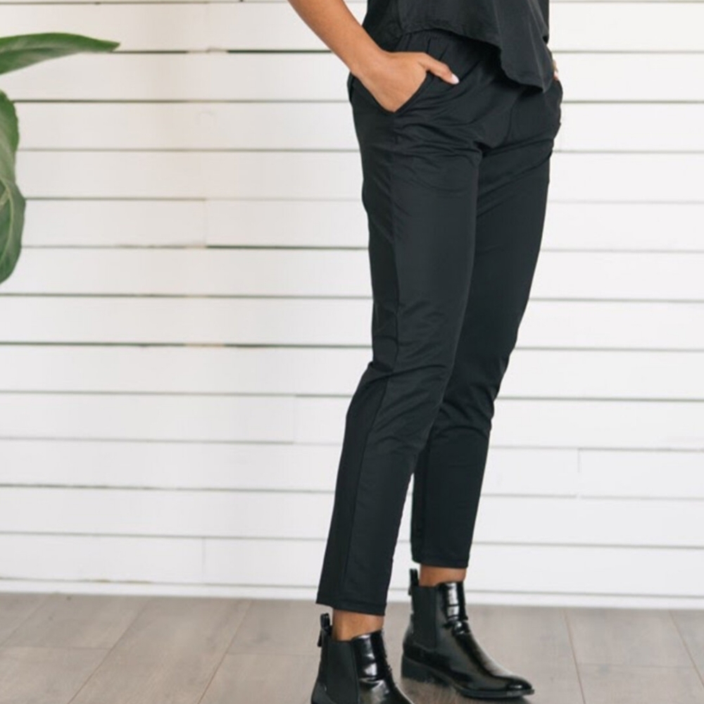 Zyia everywhere joggers